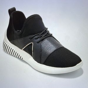 DV by Dolce Vita Rhayne Black Sneakers